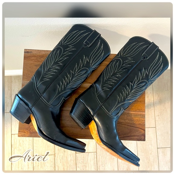 Steve Madden Shoes - Steve Madden, cowgirl leather black boots. Size 7.5.